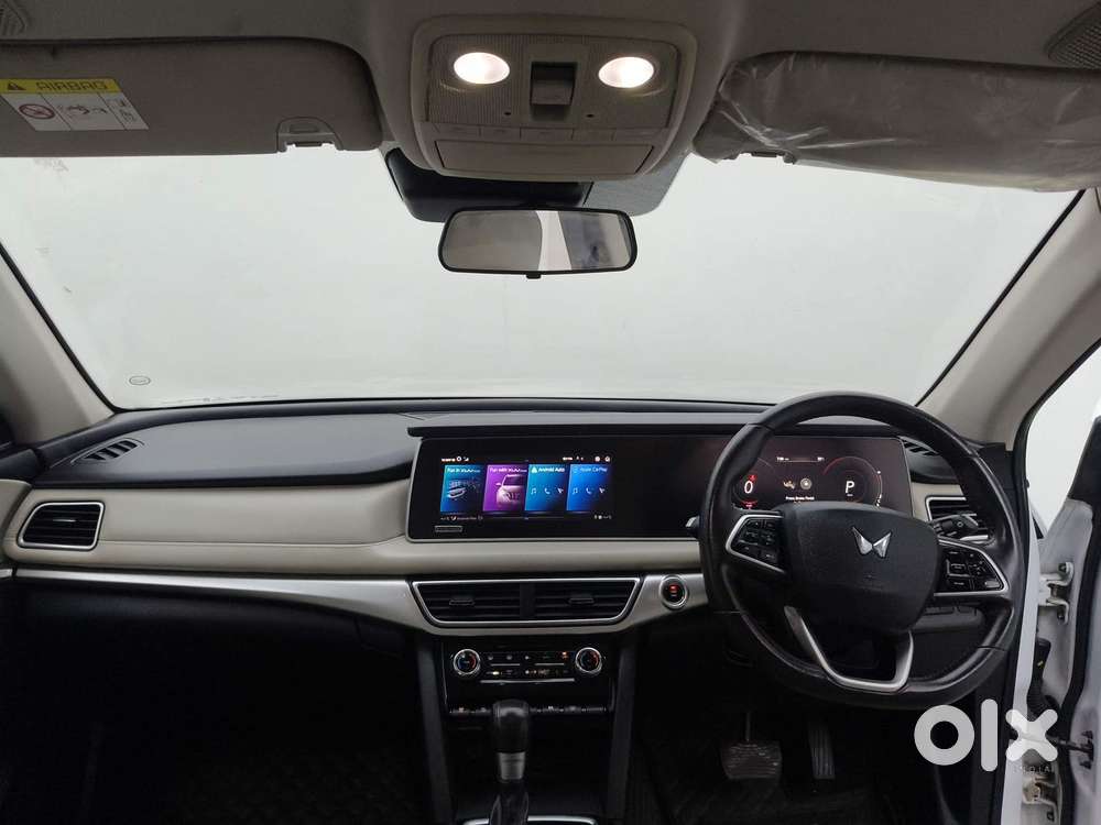 Mahindra Xuv700 2.0 Ax 7 Petrol At Luxury Pack Str, 2023, Petrol