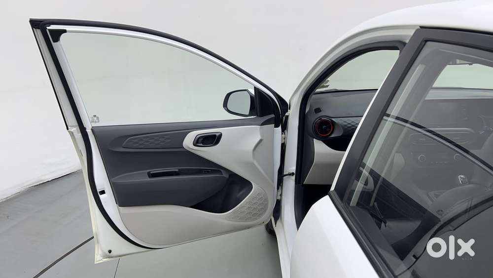 Hyundai Aura 1.0 Sx Plus Petrol, 2020, Petrol