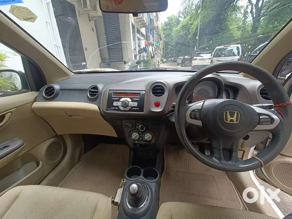 Honda Brio 2013 Petrol White