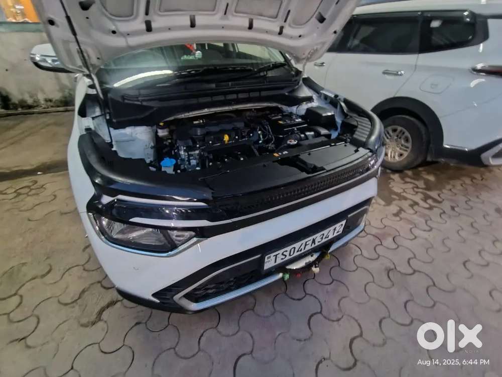 Kia Carens 2023 Petrol 30000 Km Driven