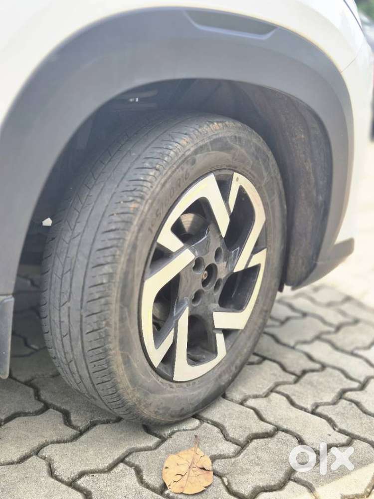 Nissan Magnite 1.0 Xv Premium Turbo Cvt, 2023, Petrol