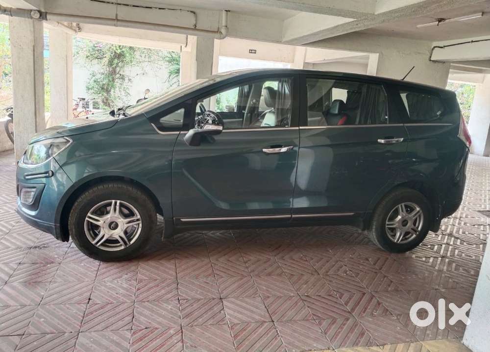 Mahindra Marazzo M6, 2018, Diesel