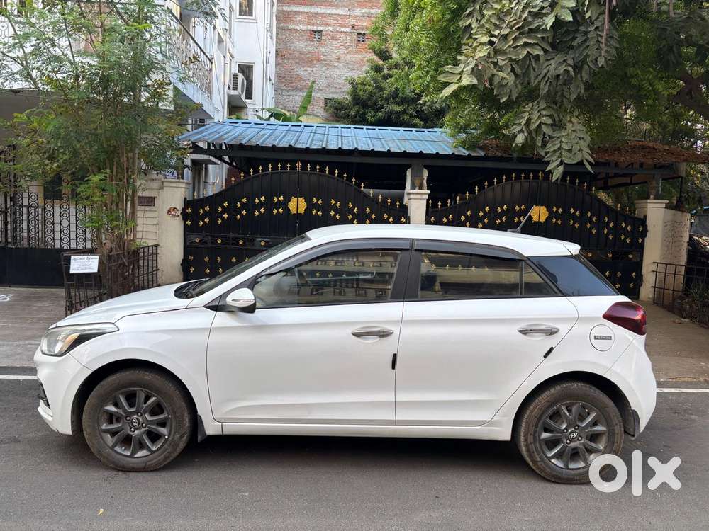 Hyundai Elite I20 Sportz (o) 1.2 Mt, 2020, Petrol