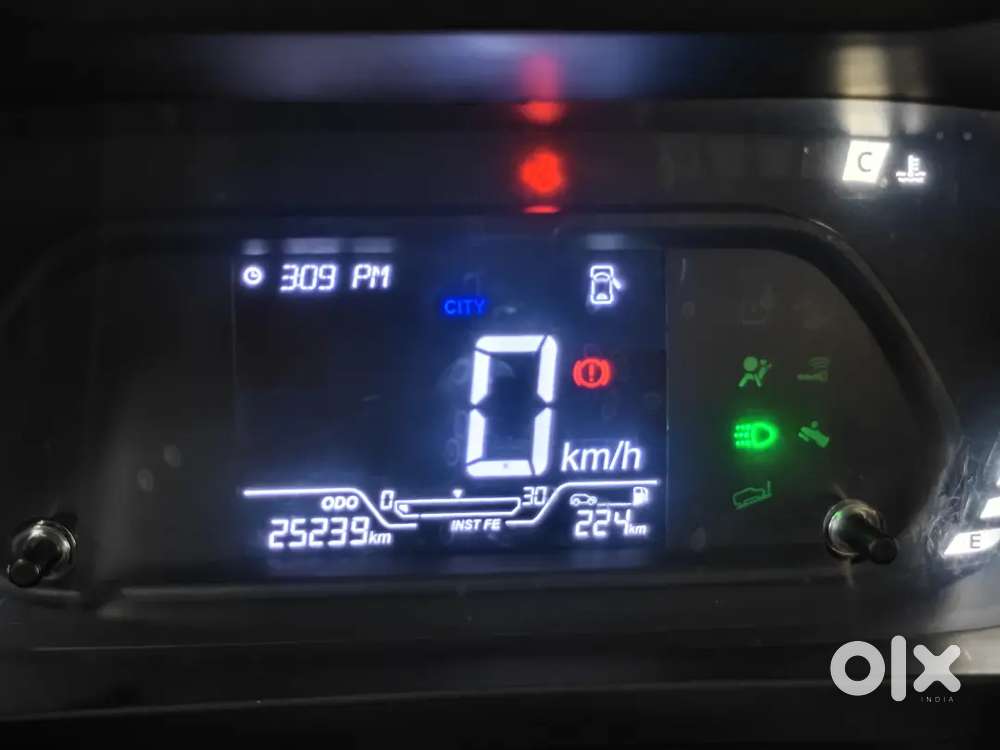Tata Altroz 1.2 2024 Xz Lux Petrol Manual