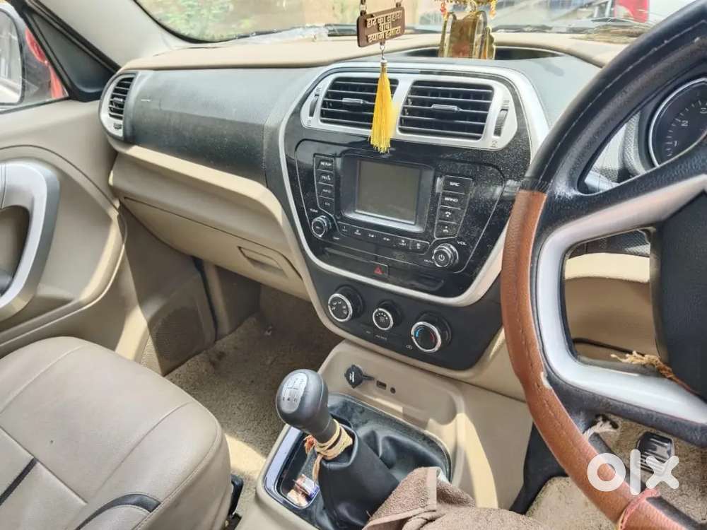 Mahindra Tuv 300 2016