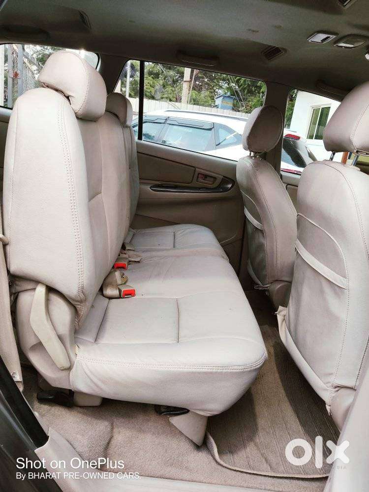 Toyota Innova 2.5 G (diesel) 8 Seater, 2009, Diesel