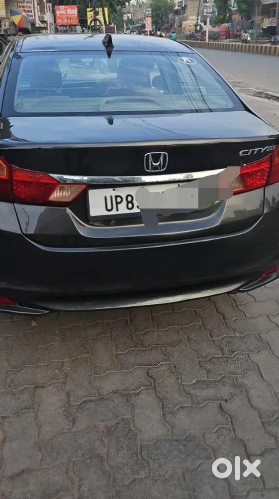 Car Is In Very Good Condition Push Button Start Sunroof Top Model Dies