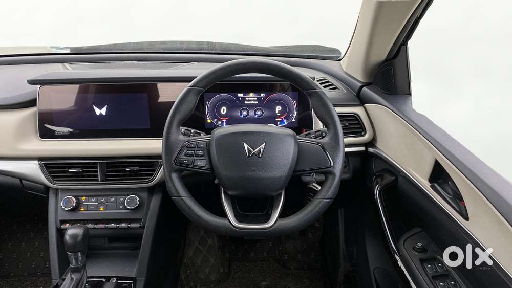 Mahindra Xuv700 2.0 Ax 5 Petrol At Str, 2022, Petrol