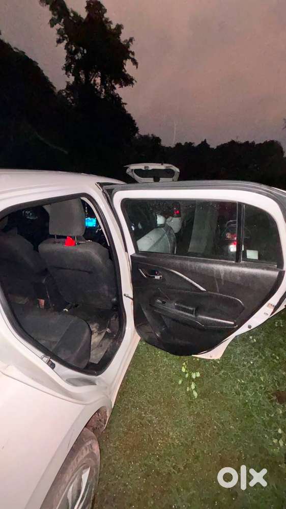 Maruti Swift Vxi Optional 2024