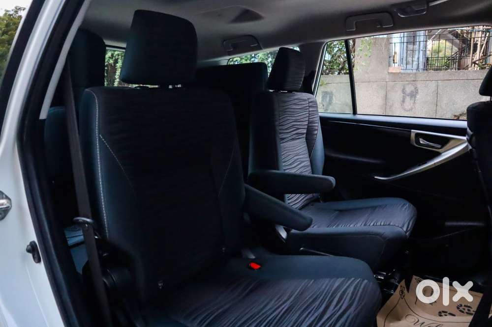 Toyota Innova Crysta 2.7 V, 2023, Petrol