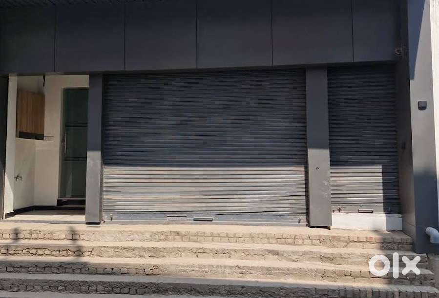 Showroom available for rent just 500m from National Highway