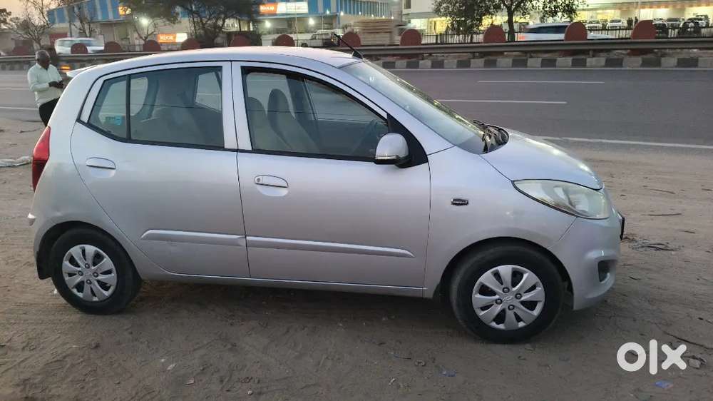 Hyundai I10 1.2 Sportz 2011
