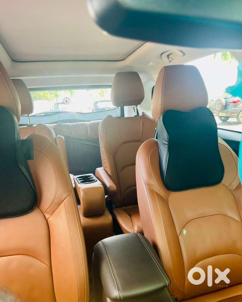 Mg Hector Plus 2022, 1.5 Cvt Sharp Top Variant