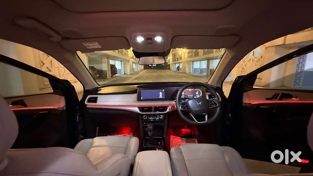 Mahindra Xuv700 Petrol 2024 Pristine Condition
