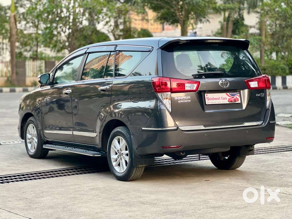 Toyota Innova Crysta 2.4 V 8 Str, 2017, Diesel