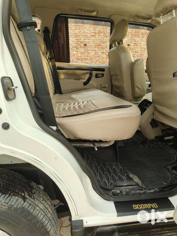 Mahindra Scorpio Classic 2.2 S 11 Mt 7 Cc, 2023