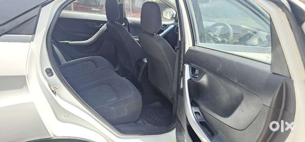 Tata Nexon 1.5 Revotorq Xma Amt (s), 2022, Diesel