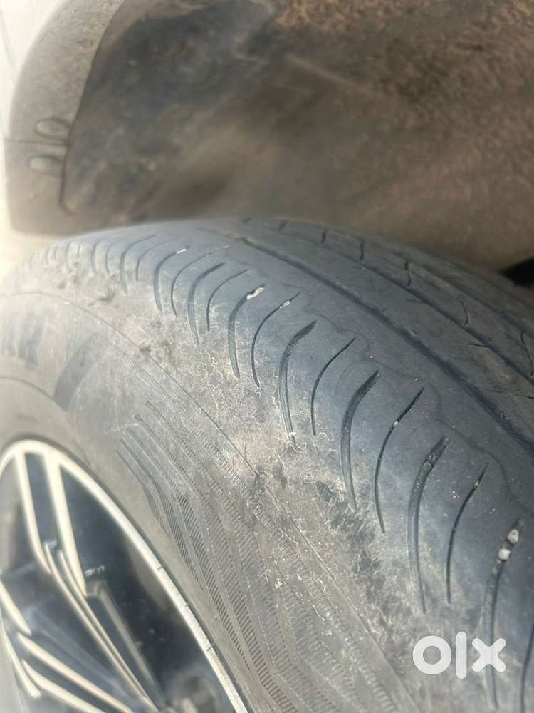 Mahindra Xuv300 W6 Diesel 2022  First Owner  Sunroof  28,000 Km