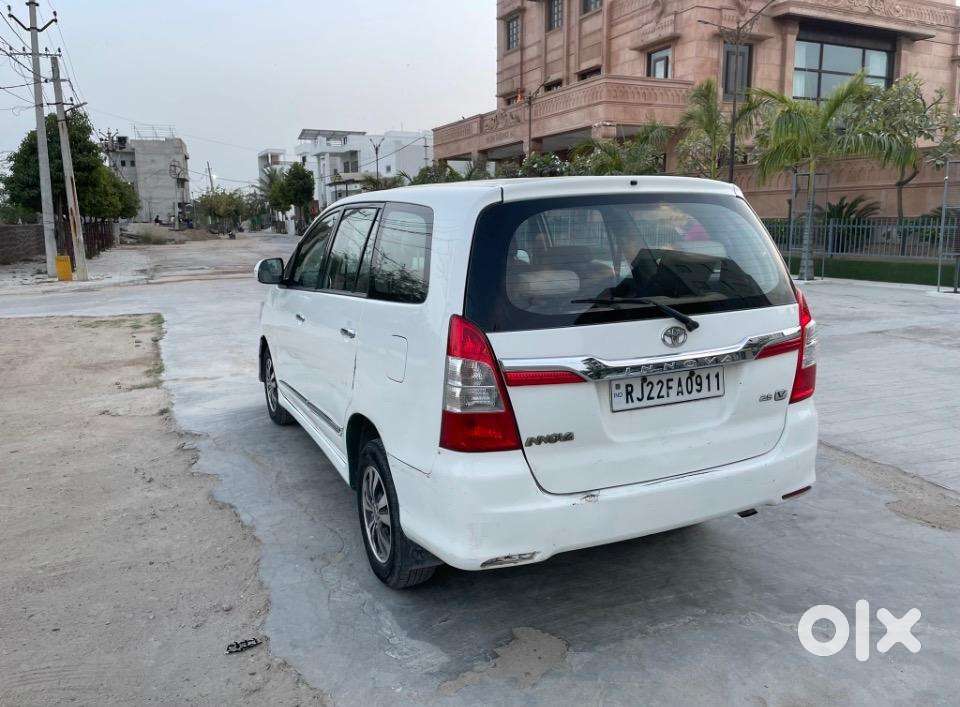 Toyota Innova 2015