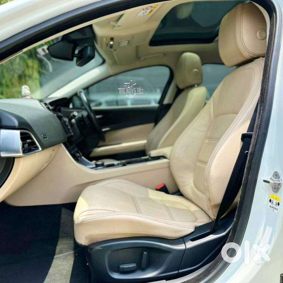 Jaguar Xe Portfolio, 2017, Petrol