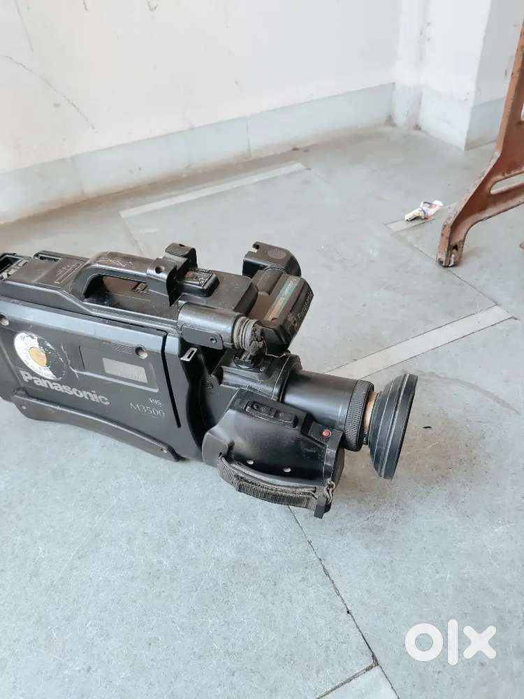 Argent sell antique and unique video camera