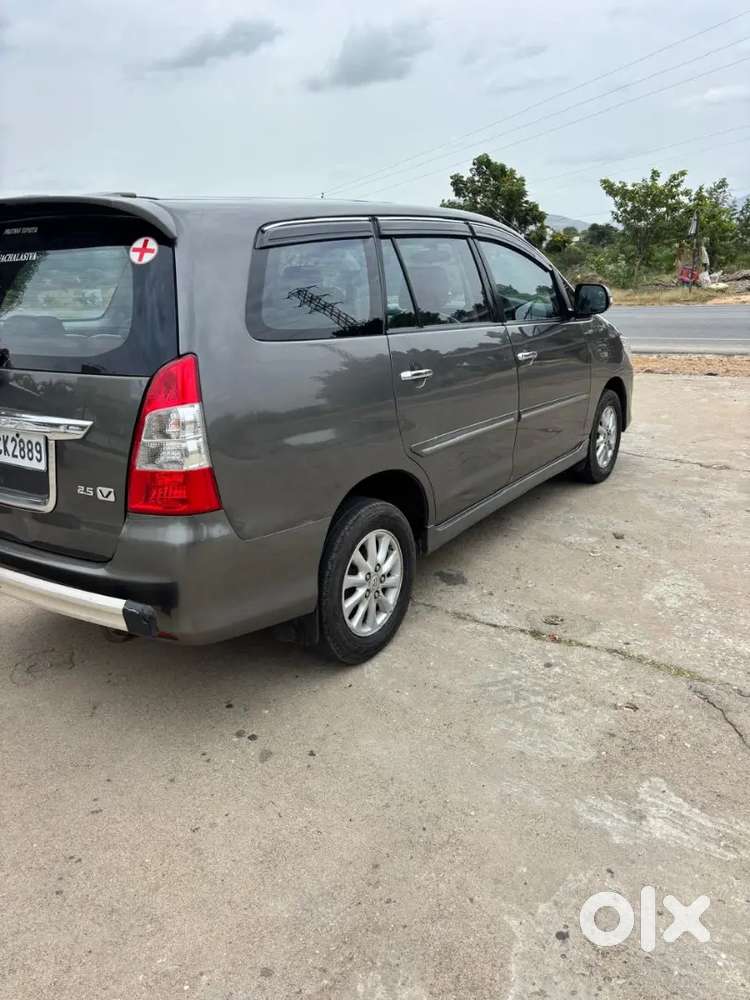 Toyota Innova 2013