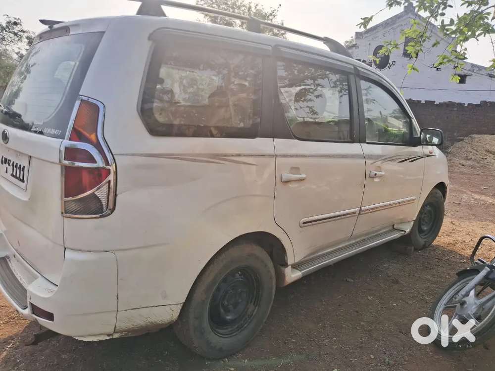 Car Bechana Hai