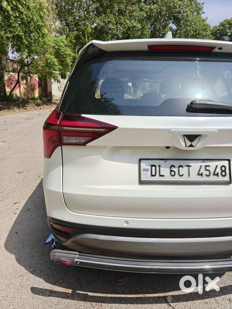 Mahindra Xuv700 2.0 Ax 5 Petrol Mt Str, 2023, Petrol