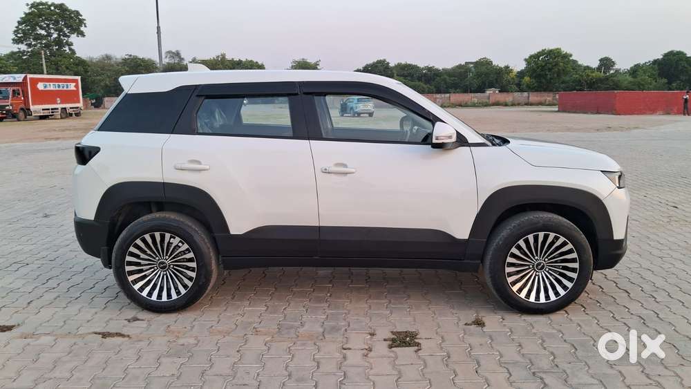 Maruti Suzuki Brezza 1.5 Lxi Smart Hybrid, 2023, Petrol
