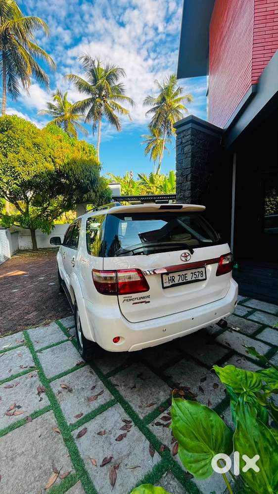 Toyota Fortuner Diesel 2011 Year