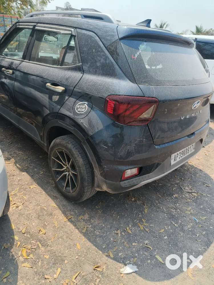 Hyundai Venue 2021 Petrol 108000 Km Driven