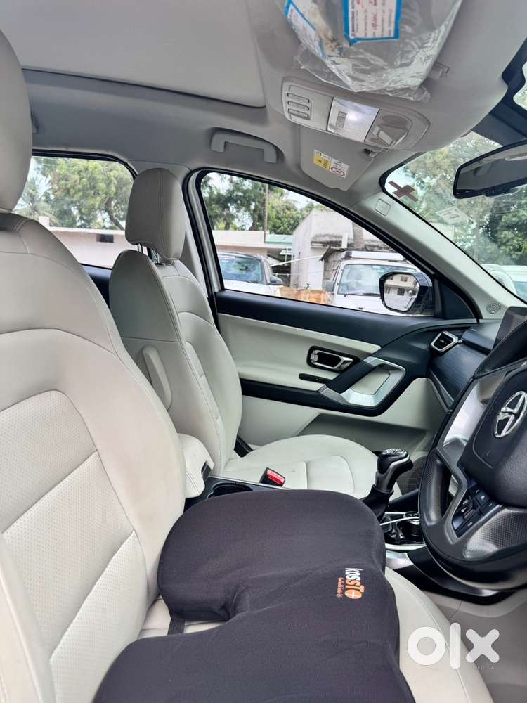 2021 Tata Safari Diesel Automatic