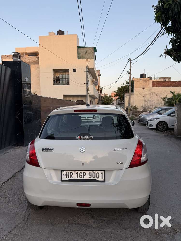 Maruti Suzuki Swift Vxi Abs Bsiv, 2014, Petrol