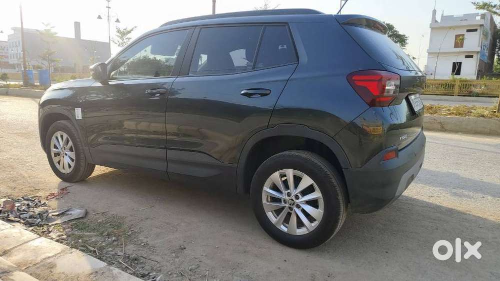 Skoda Kylaq Signature Plus, 2025, Petrol