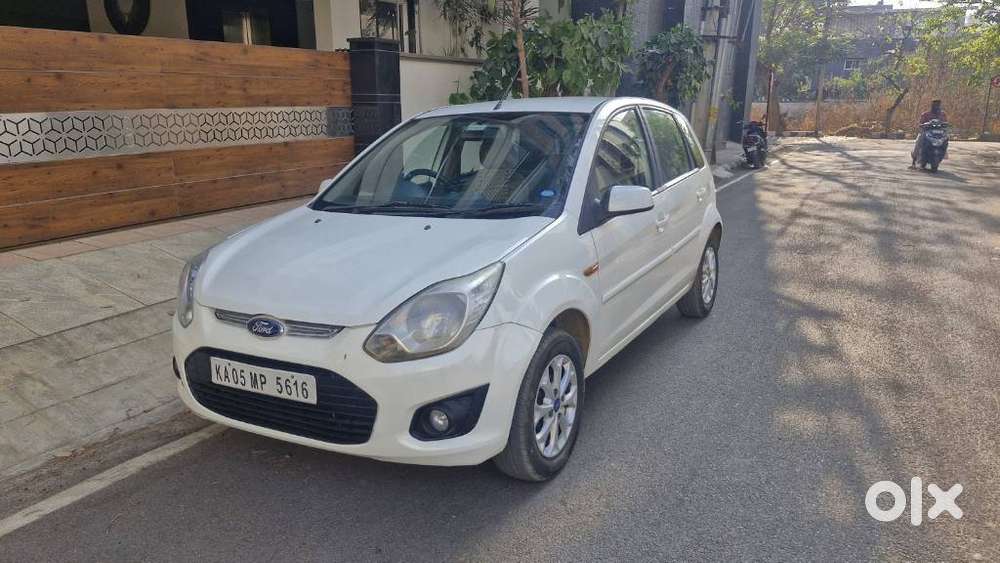 Ford Figo Petrol Titanium, 2014, Petrol