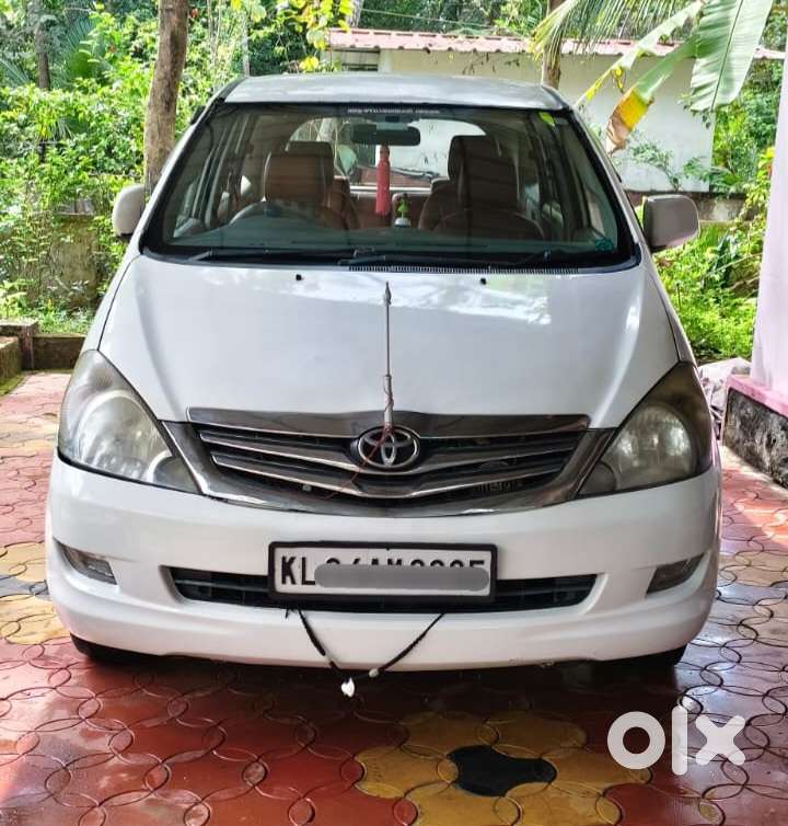 Toyota Innova 2004-2011 2.0 G1 Bsiv, 2010, Diesel