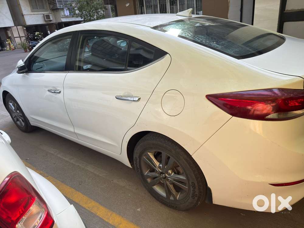 Hyundai Elantra - Manual- Diesel- Drives Like A New Car