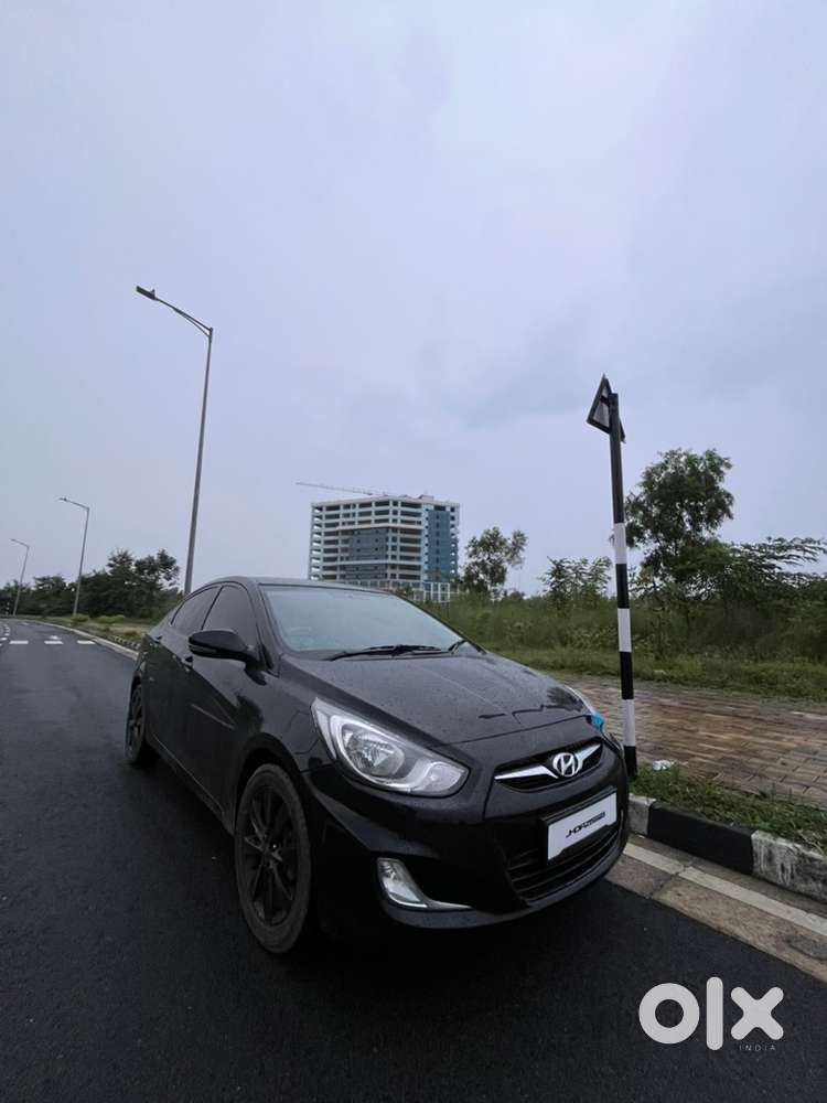 Hyundai Verna Modifed First Owner Black Colour