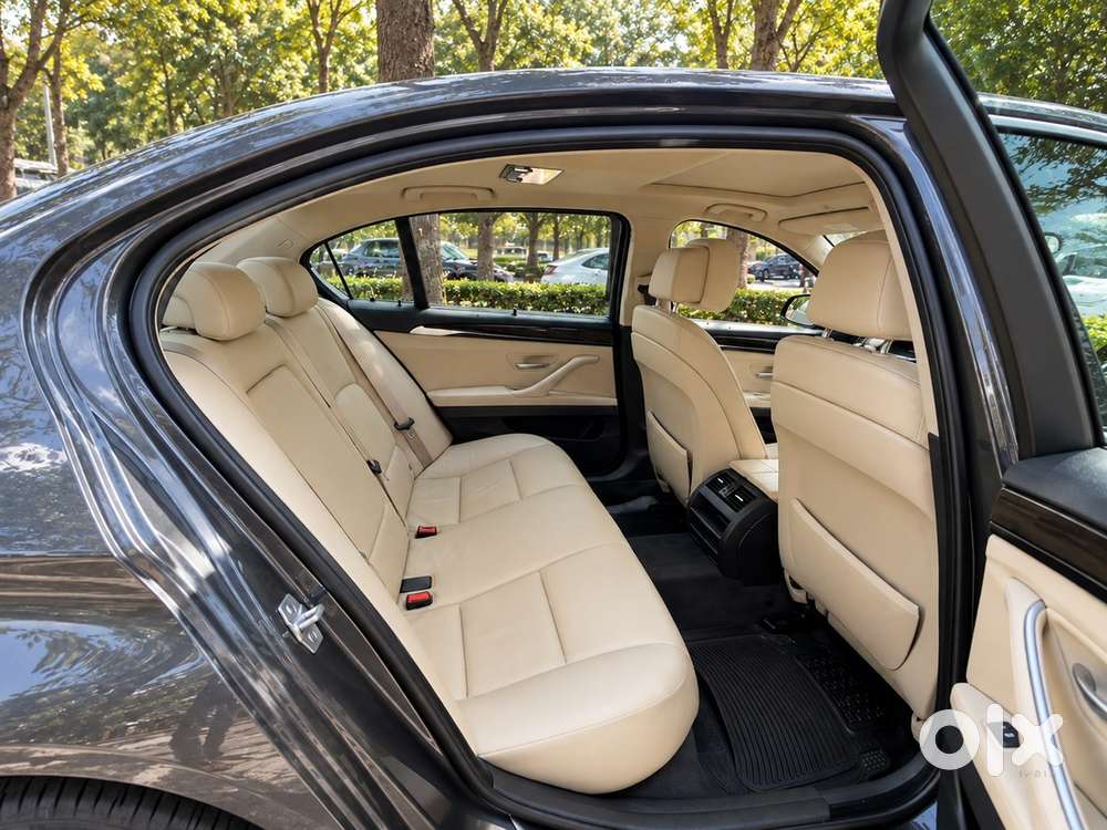 2011 Bmw 5 Series 523i Sports Petrol Mh12 Vip