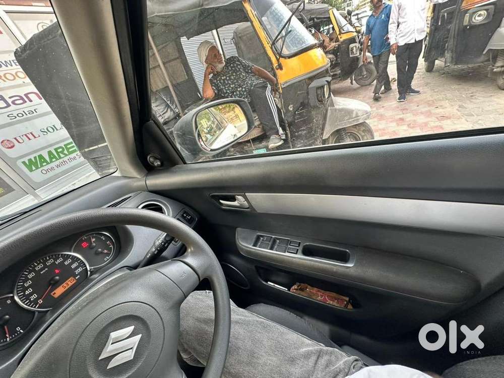 2011 Maruti Suzuki Swift Vxi Petrol  Excellent Condition
