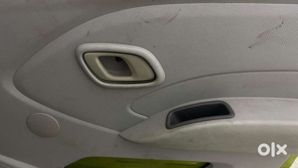 Datsun Redigo T Option, 2016, Petrol