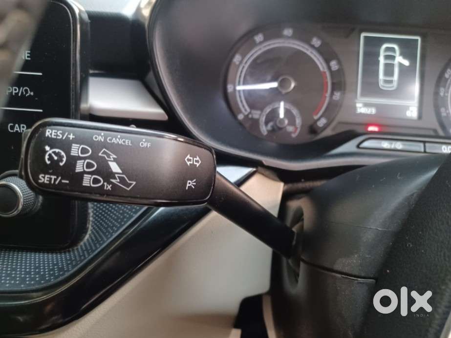 Skoda Slavia Ambition 1.0l Tsi At, 2022, Petrol