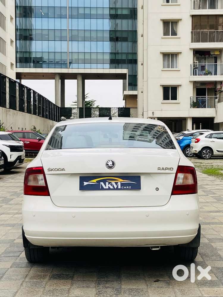 Skoda Rapid Ambition 1.6 Tdi Cr Manual Plus, 2015, Diesel