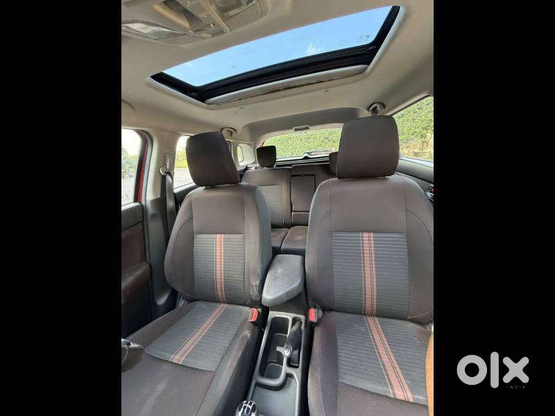 Maruti Suzuki Brezza 1.5 Zxi Smart Hybrid Dual Tone, 2025, Petrol