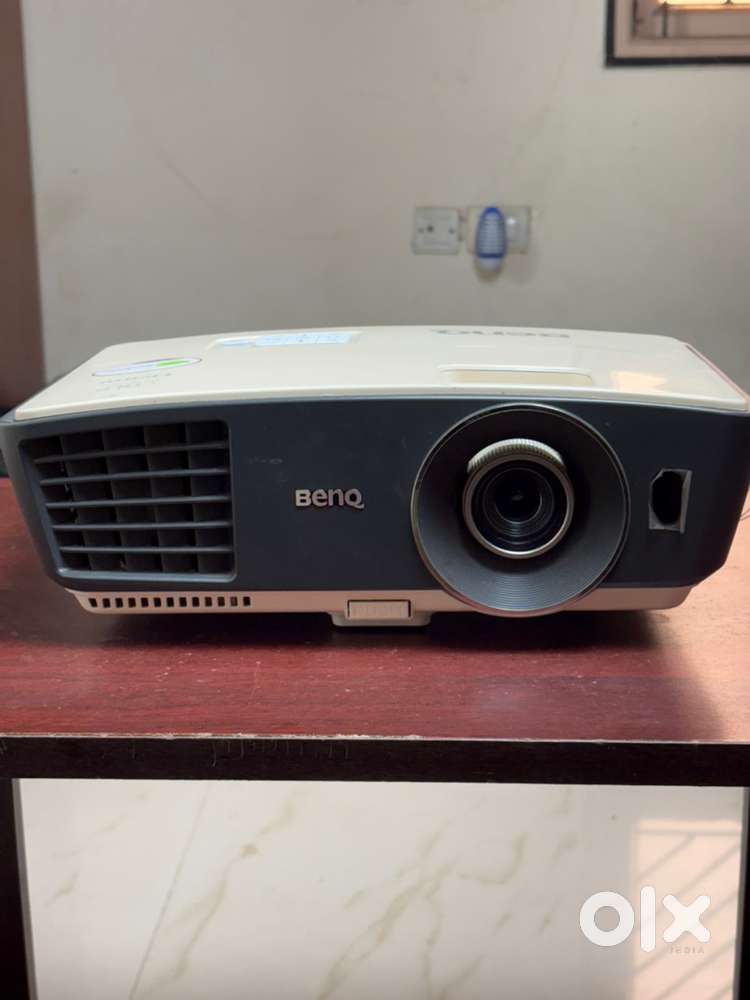 BenQ W750 HD DLP Home Theater Projector &ndash; 2x HDMI, 3D Ready