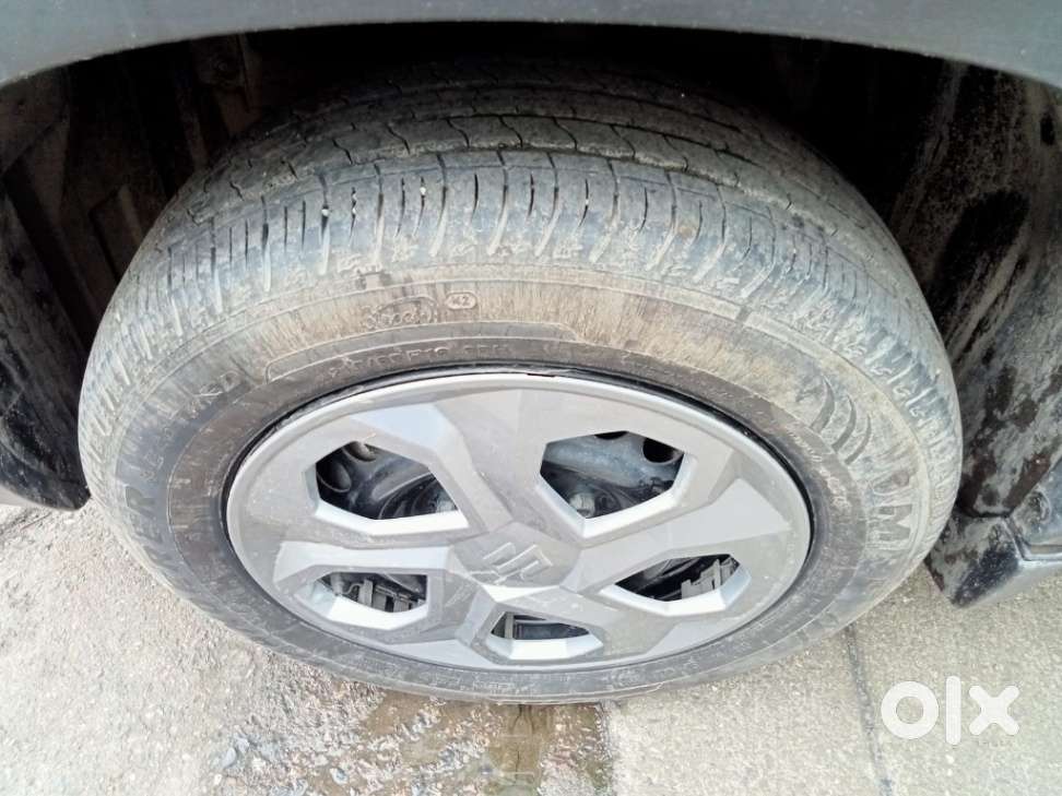 Maruti Suzuki Brezza 1.5 Vxi At Smart Hybrid, 2023, Petrol