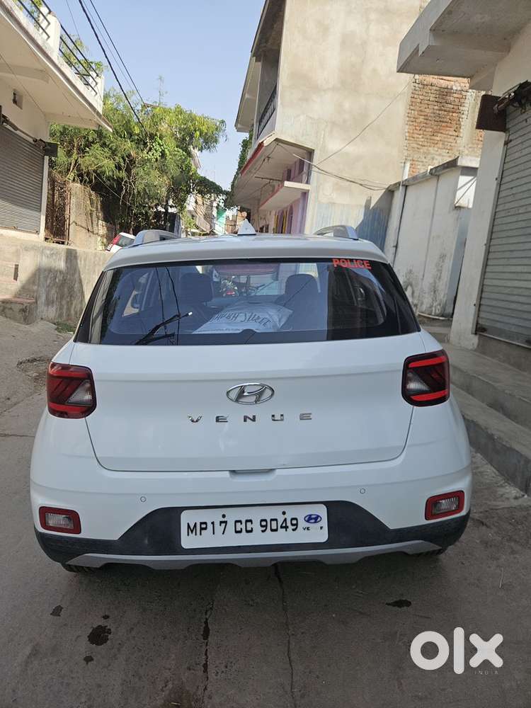 Hyundai Venue Petrol 2021