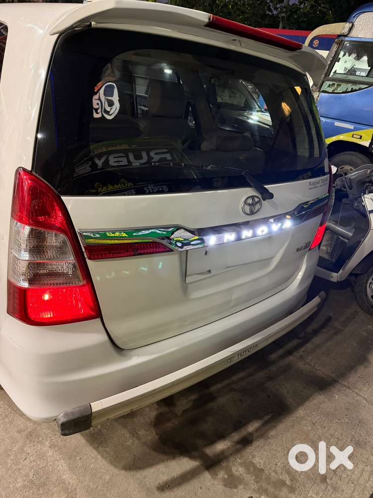 Toyota Innova 2015