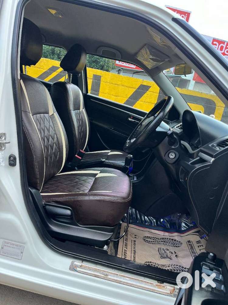 Maruti Suzuki Swift Vxi + Manual, 2017, Petrol