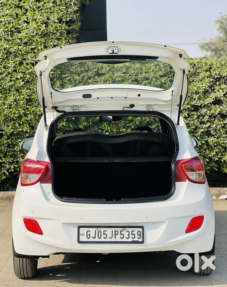 Hyundai I10 Asta At, 2016, Petrol